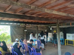 Pencoblosan di TPS 02 Tomenawa Enrekang Molor gegara Saksi Telat Datang