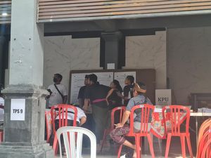 Mulia-PAS Hanya Unggul Satu Suara di TPS Agus Suradnyana Mencoblos Mulia-PAS Hanya Unggul Satu Suara di TPS Agus Suradnyana Mencoblos