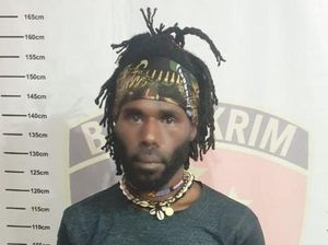 Tampang Anggota KKB Oni Enumbi Pembunuh Prajurit TNI di Puncak Jaya Papua Tampang Anggota KKB Oni Enumbi Pembunuh Prajurit TNI di Puncak Jaya Papua