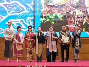 Tim Nasional Kebaya Indonesia Luncurkan Buku Kebaya, Keanggunan Yang Diwariskan