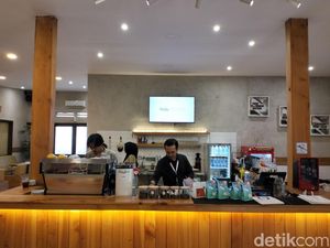 Video: Saat Coffee Shop di Bandung Disulap Jadi TPS