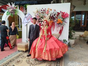 TPS Unik di Bangkalan Berkonsep Pernikahan TPS Unik di Bangkalan Berkonsep Pernikahan