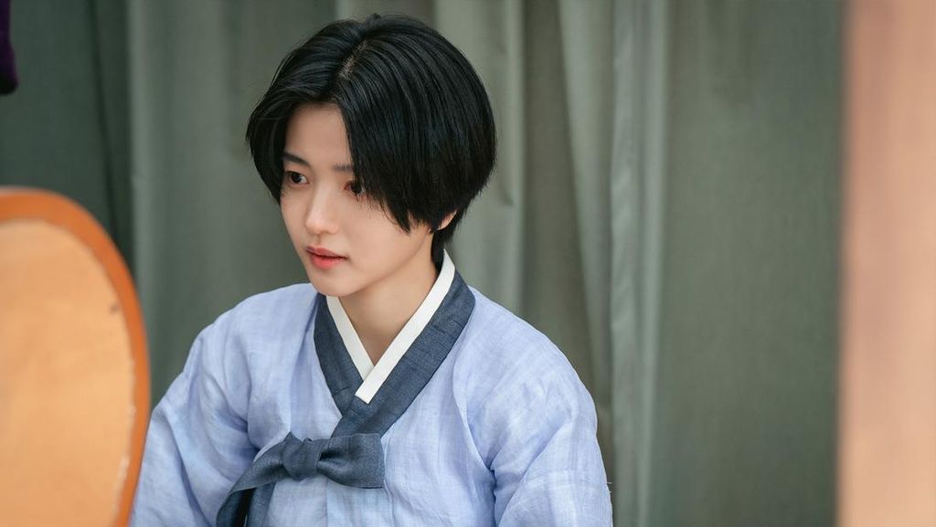 10 Artis Drakor Terpopuler di November 2024, Kim Tae Ri Saingi Jung Hae In 10 Artis Drakor Terpopuler di November 2024, Kim Tae Ri Saingi Jung Hae In