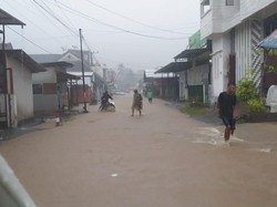 Anak Sungai di Sitiarjo Malang Meluap, Jalan Desa Kebanjiran