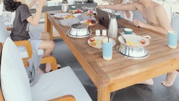 Kompaknya BCL Kulineran Bareng Anak dan Suami Keliling Dunia