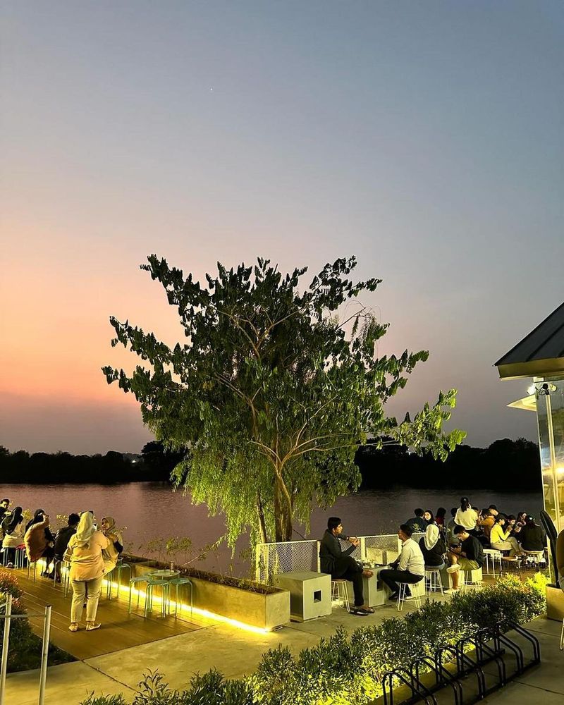 Restoran dan Kafe di Citra 8 Lakeside