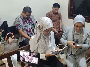 Cut Intan Nabila Siapkan Mental Bersaksi di Sidang KDRT Armor Toreador Cut Intan Nabila Siapkan Mental Bersaksi di Sidang KDRT Armor Toreador