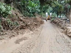 Tertimbun Longsor, Jalur Medan-Berastagi Belum Bisa Dilalui