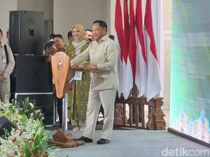 Mendagri Tito Ingatkan Kepala Daerah Terpilih Buat Program Kerja Pro Rakyat Mendagri Tito Ingatkan Kepala Daerah Terpilih Buat Program Kerja Pro Rakyat