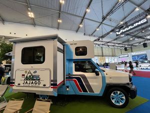 Potret Modifikasi Toyota Rangga Jadi Rumah Berjalan Potret Modifikasi Toyota Rangga Jadi Rumah Berjalan