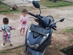 Linmas TPS di Jambi Sedih Motornya Hilang Saat Siapkan Logistik Pilkada Linmas TPS di Jambi Sedih Motornya Hilang Saat Siapkan Logistik Pilkada