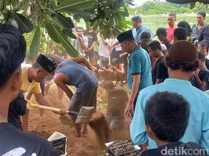 Seorang Anggota KPPS di Buleleng Pendarahan hingga Keguguran Seorang Anggota KPPS di Buleleng Pendarahan hingga Keguguran