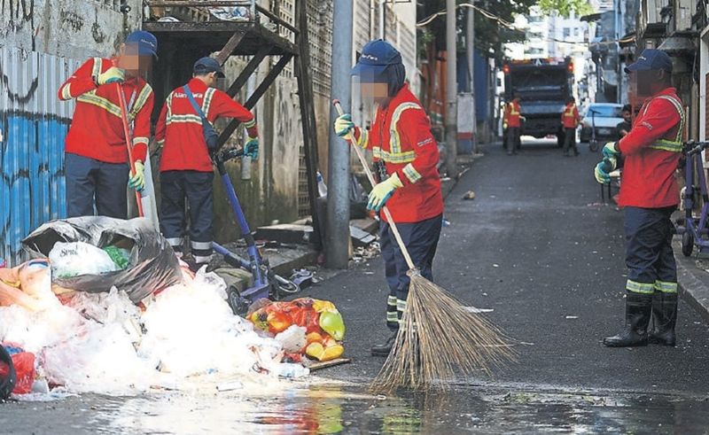 Penjual Baik Hati Ini Jual Minuman Hanya Rp 3 Ribu untuk Tukang Sapu