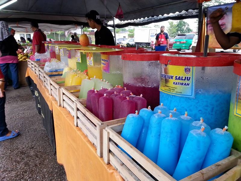 Penjual Baik Hati Ini Jual Minuman Hanya Rp 3 Ribu untuk Tukang Sapu