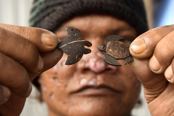 Kerajinan Tangan Batok Kelapa Pulau Maratua Tembus Pasar Ceko