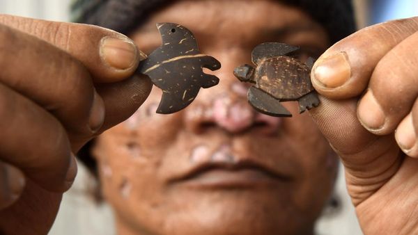 Kerajinan Tangan Batok Kelapa Pulau Maratua Tembus Pasar Ceko