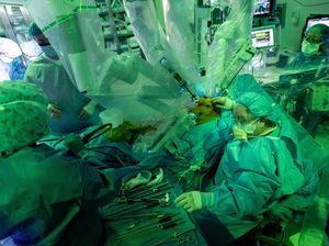 Potret Transplantasi Paru dengan Robot Pertama di Dunia Potret Transplantasi Paru dengan Robot Pertama di Dunia