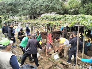 20 Makam Terdampak Banjir di TMP Cikutra Direlokasi 20 Makam Terdampak Banjir di TMP Cikutra Direlokasi