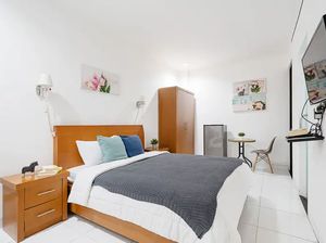 Anjuran Posisi TV di Kamar Tidur, Jangan Sembarangan!