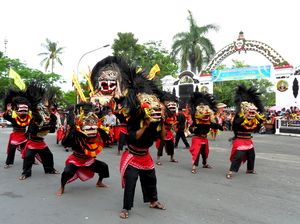 35 Tarian Tradisional Jawa Tengah dari Tiap Kabupaten dan Kota 35 Tarian Tradisional Jawa Tengah dari Tiap Kabupaten dan Kota