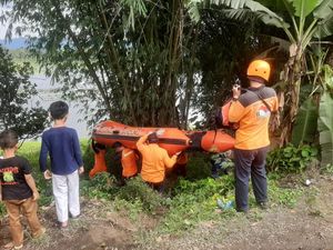 Regi Diduga Tenggelam Usai Perahu Terbalik Saat Mencari Ikan Regi Diduga Tenggelam Usai Perahu Terbalik Saat Mencari Ikan