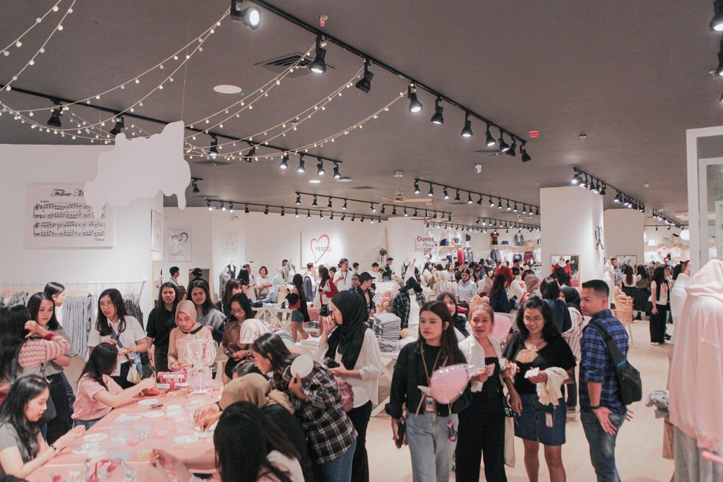 Toko Pertama Yescci Indonesia