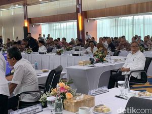 Zulhas hingga Trenggono Rapat Bahas Pangan Jelang Libur Natal-Tahun Baru Zulhas hingga Trenggono Rapat Bahas Pangan Jelang Libur Natal-Tahun Baru