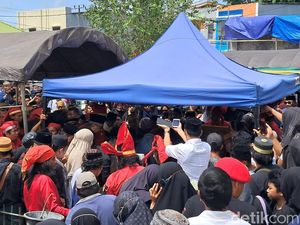 Jenazah Raja Gowa ke-38 Andi Kumala Idjo Dikebumikan di Makam Katangka Jenazah Raja Gowa ke-38 Andi Kumala Idjo Dikebumikan di Makam Katangka