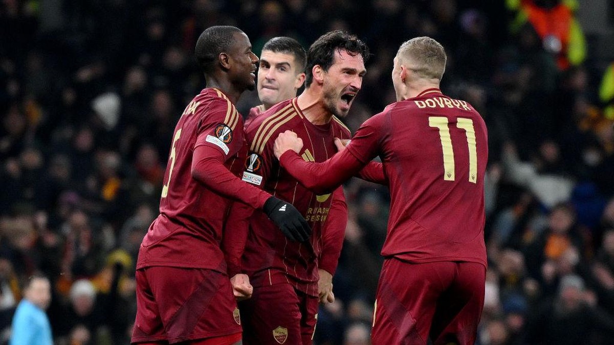 Roma berhasil mencuri poin dari kandang Tottenham. Foto: UEFA via Getty Images/David Ramos - UEFA
