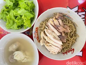 Bakmi Acang Dijual Sejak 1969, dari Rp 50 Perak hingga Rp 60 Ribu Semangkuk Bakmi Acang Dijual Sejak 1969, dari Rp 50 Perak hingga Rp 60 Ribu Semangkuk