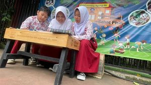 Bangku Daur Ulang Dukung Pendidikan dan Kurangi Sampah Plastik