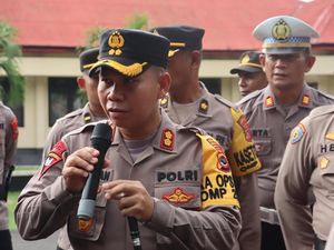 Kapolres Manggarai Barat Larang Dua Paslon Pilbup Deklarasi Kemenangan Kapolres Manggarai Barat Larang Dua Paslon Pilbup Deklarasi Kemenangan