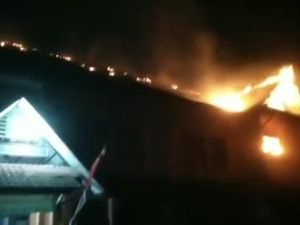 Kebakaran di Tamalanrea Makassar, 1 Gedung Tahfiz Al-Quran Hangus Kebakaran di Tamalanrea Makassar, 1 Gedung Tahfiz Al-Quran Hangus