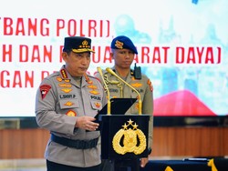Sertijab Dipimpin Kapolri, Irjen Rosyanto Yudha Hermawan Resmi Jabat Kapolda Kalsel