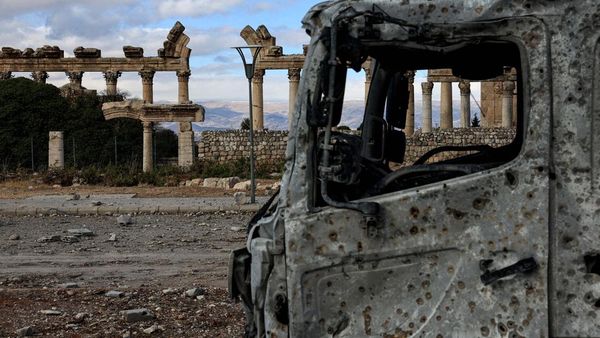 Melihat Reruntuhan Kuil Romawi di Kota Baalbek Lebanon