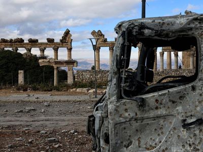 Melihat Reruntuhan Kuil Romawi di Kota Baalbek Lebanon