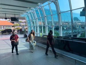 Pengacara Asal Brasil Jadi PSK di Bali, Dibayar Rp 7,8 Juta Sekali Ngeseks Pengacara Asal Brasil Jadi PSK di Bali, Dibayar Rp 7,8 Juta Sekali Ngeseks