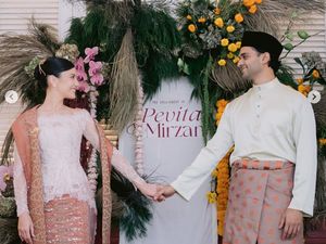 8 Foto Pertunangan Pevita Pearce-Mirzan Meer Baru Terungkap, Cantik Berkebaya