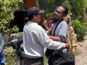 Mantan Kades Miliarder Gresik Ditetapkan Tersangka Kasus Penggelapan Mantan Kades Miliarder Gresik Ditetapkan Tersangka Kasus Penggelapan