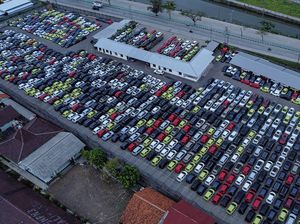 Sudah Setengah Tahun, Penjualan Mobil Turun Lagi! Sudah Setengah Tahun, Penjualan Mobil Turun Lagi!