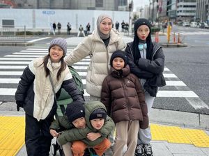 Zaskia Adya Mecca Fokus ke Traumatik Anak Usai Karyawan Dipukul Pemotor Zaskia Adya Mecca Fokus ke Traumatik Anak Usai Karyawan Dipukul Pemotor