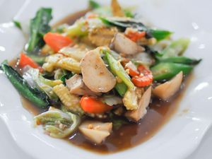 Resep Tumis Bakso Ikan dan Sayuran Saus Tiram, Menu Malam Praktis