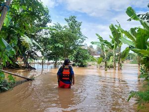 Air Brantas Kota Kediri Naik, Perahu Tambang Dilarang Beroperasi Air Brantas Kota Kediri Naik, Perahu Tambang Dilarang Beroperasi