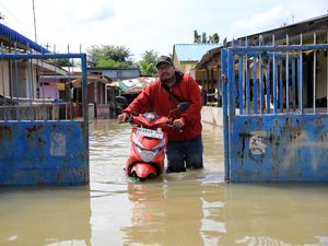 Banjir di Medan Belum Surut, Ribuan Rumah Terdampak Banjir di Medan Belum Surut, Ribuan Rumah Terdampak