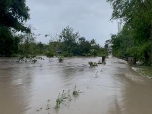 Banjir di Wonogiri Selatan, Jalan Penghubung Giriwoyo-Eromoko Terputus Banjir di Wonogiri Selatan, Jalan Penghubung Giriwoyo-Eromoko Terputus