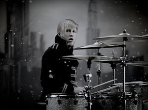 Frank Iero My Chemical Romance Penuh Haru Mengenang Sosok Bob Bryar Frank Iero My Chemical Romance Penuh Haru Mengenang Sosok Bob Bryar