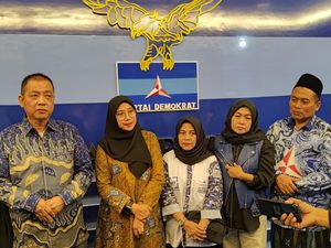 Unggul Perolehan Suara, Ipuk-Mujiono Datangi Kantor Demokrat Unggul Perolehan Suara, Ipuk-Mujiono Datangi Kantor Demokrat