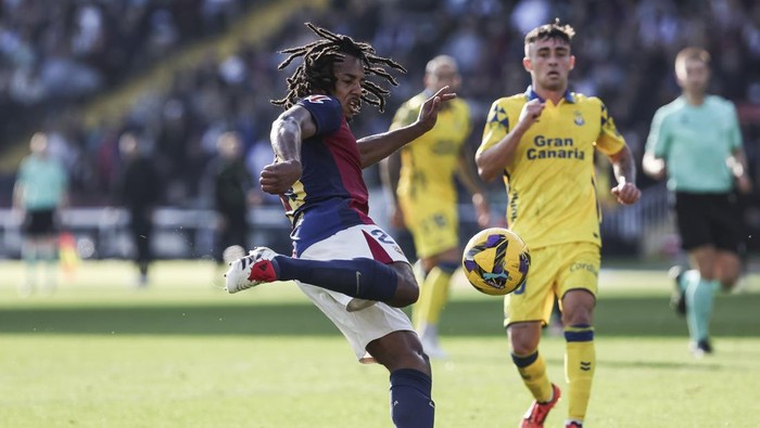 BARCELONA, SPAIN - NOVEMBER 30: Jule Kounde of FC Barcelona in action during the La Liga EA Sports match between FC Barcelona and UD Las Palmas at Estadio Olimpico de Montjuic on November 30, 2024 in Barcelona, Spain. (Photo By Javier Borrego/Europa Press via Getty Images)
