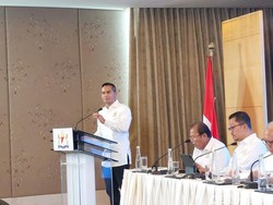 Anindya Lihat RI Berpeluang Untung di Balik Langkah Trump Kerek Tarif Impor