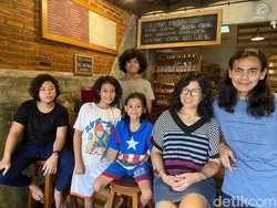 Kedai Kopi, Rumah Kami, Sekolah Kami